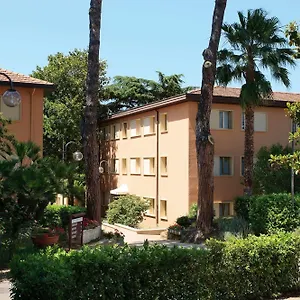 Hotel The Church Village ***